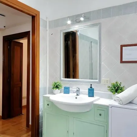 Vatican Spacious Modi Apartmán *